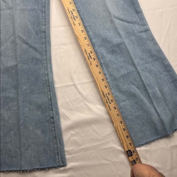 Paige High Rise Laurel Canyon Jeans size 32 32x32 wide leg boot cut soft stretch - Picture 12 of 17